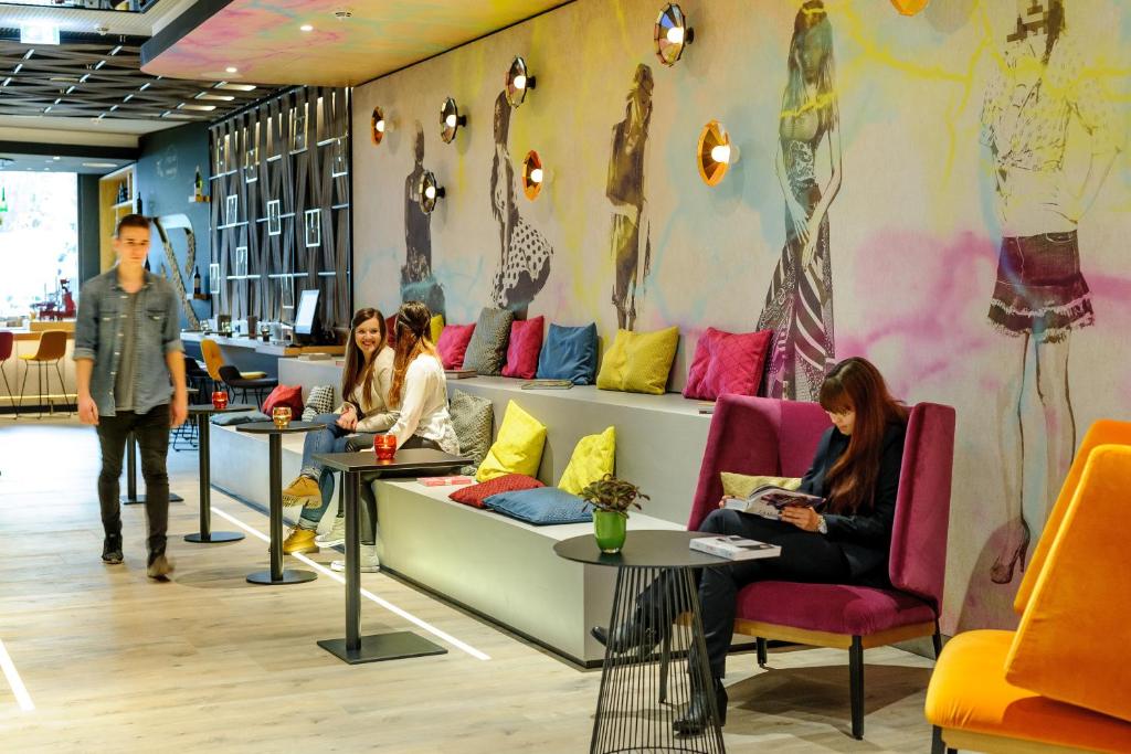 Posezení v ubytování MERCURE Hotel Berlin Wittenbergplatz