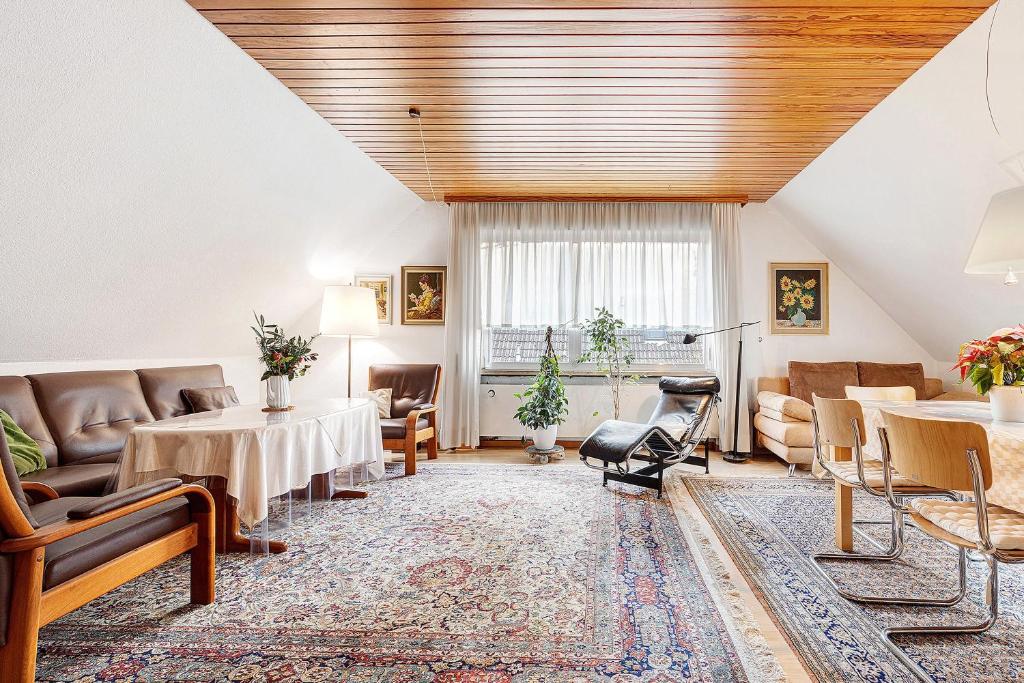 Haus Erna am Deister - Two-Bedroom Deluxe Apartment With Garden View