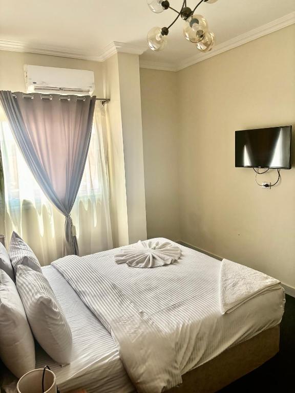 Solima pyramids inn photo