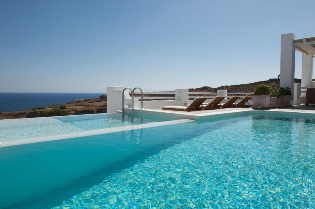 Bazén v ubytování Anema Boutique Hotel & Villas Santorini nebo v jeho okolí
