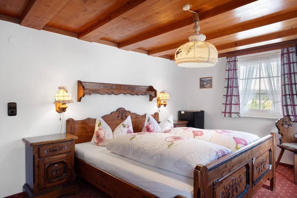 Gasthaus Heiligenbrunnen - Triple Room With Shower