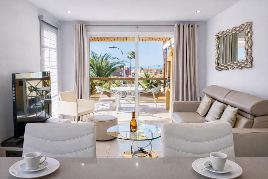 Mango La Caleta Hideaway