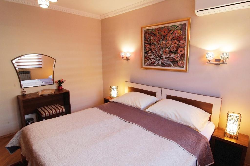 Postel nebo postele na pokoji v ubytování Le Petit Prince Guesthouse Free Parking