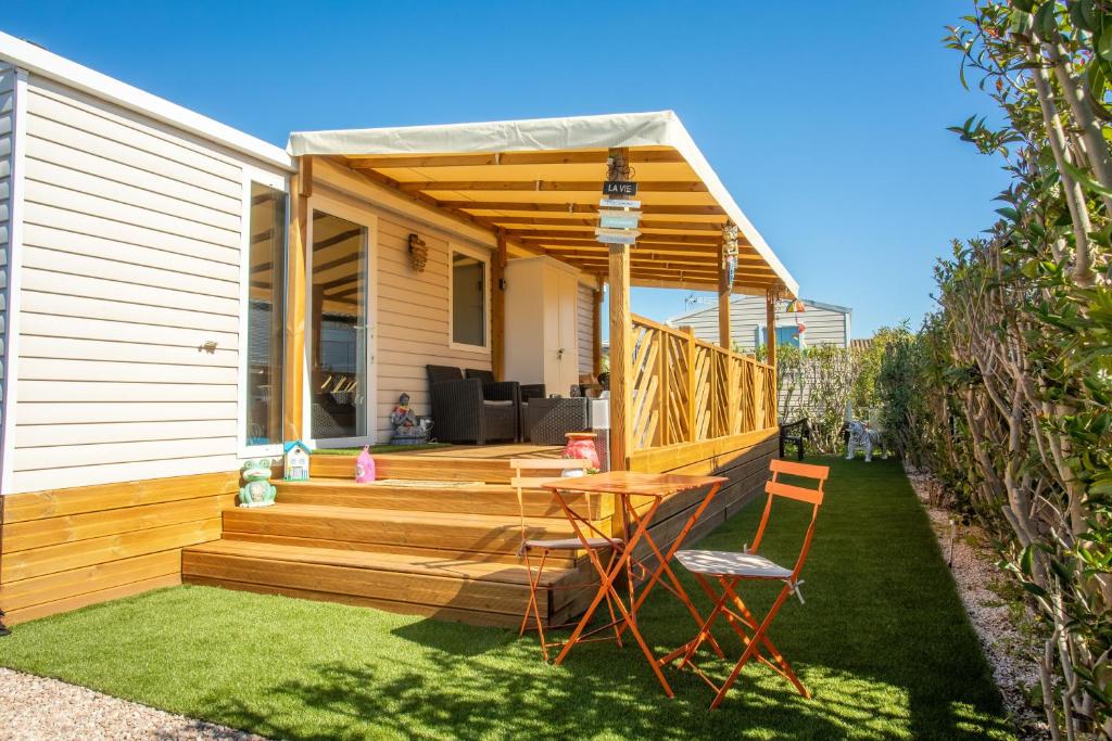 Mobilhome tout confort avec piscine