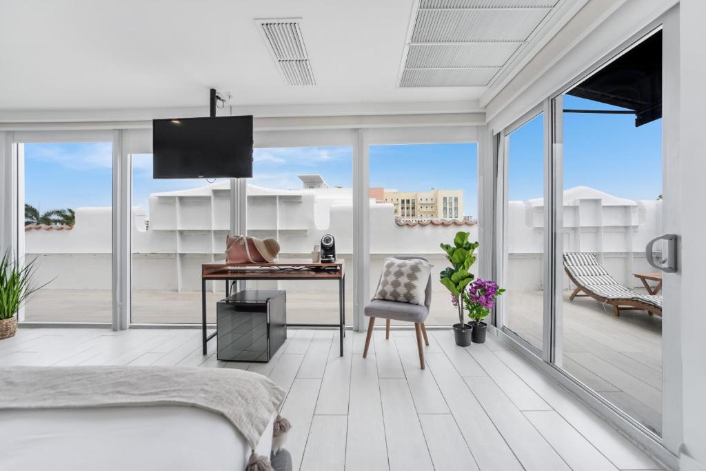 The Meridian Hotel Miami Beach - 
