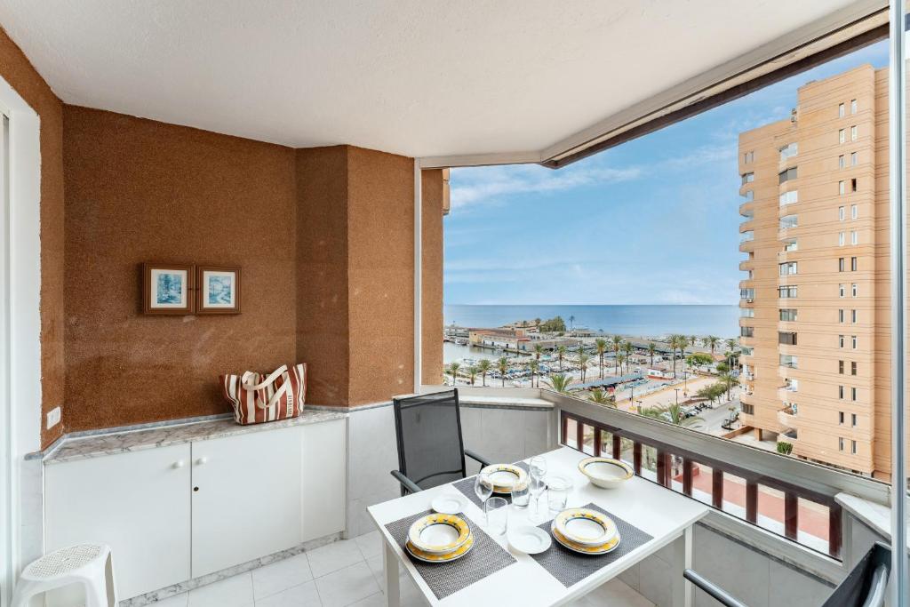 Las Palmeras marina view