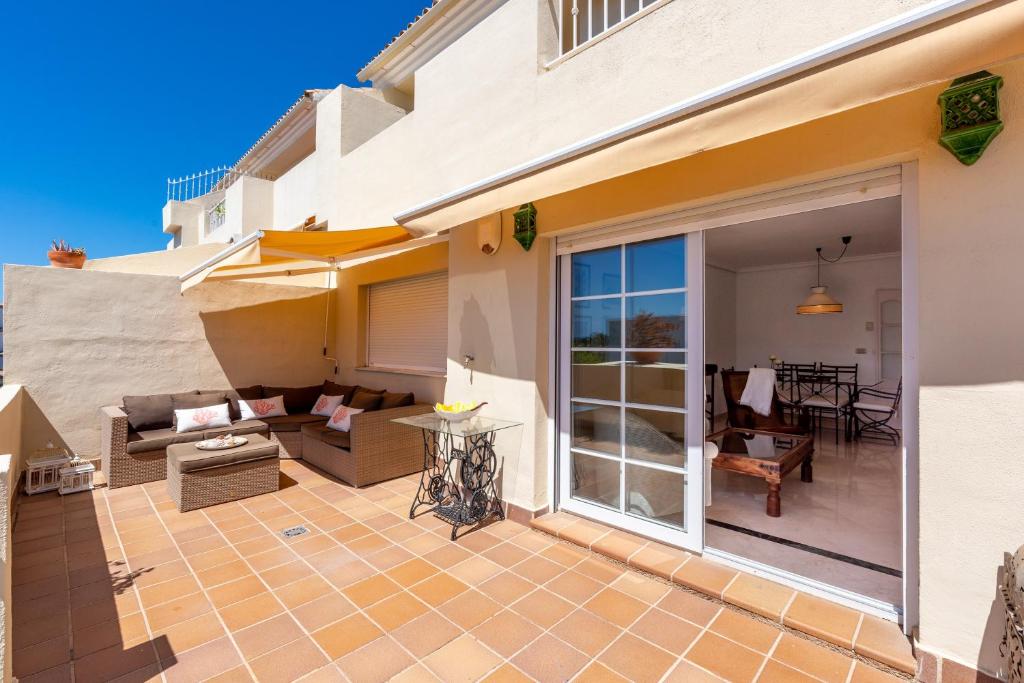 Spectacular Penthouse Puente Romano