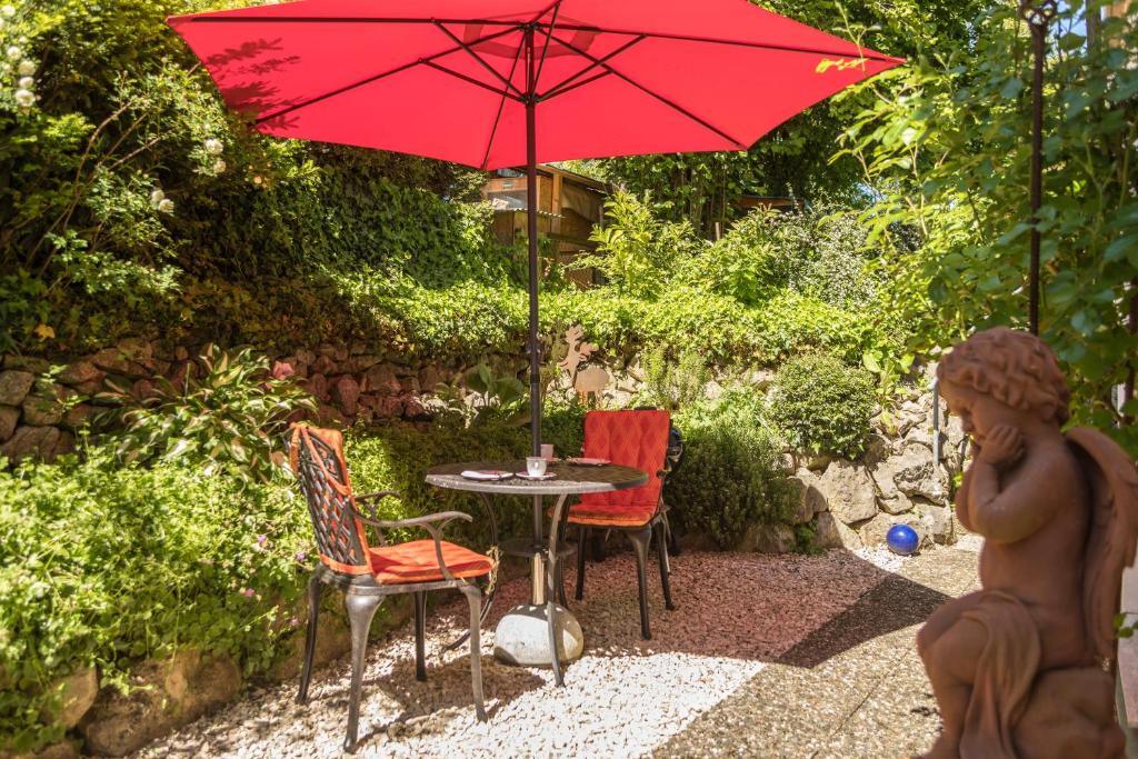 Haus Sonnenschein Gartentraum - One-Bedroom Apartment With Garden View