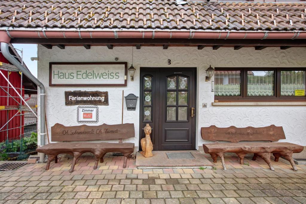 Gallery image of Haus Edelweiß Zimmer in Todtnau