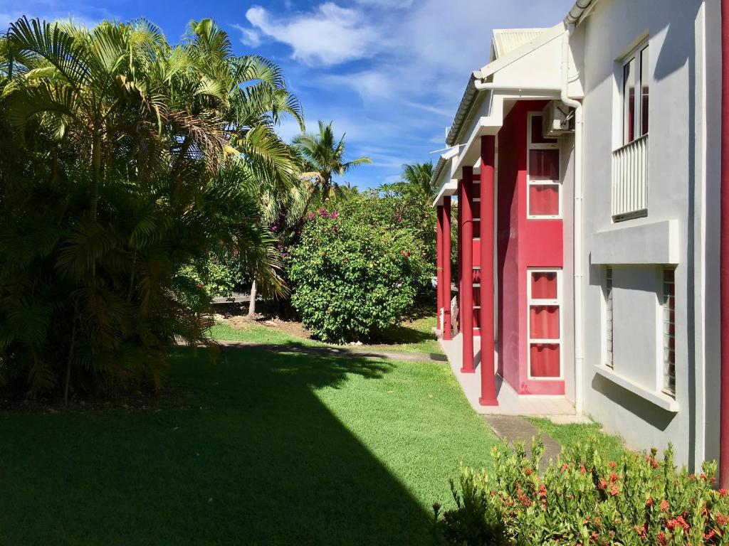 Zahrada ubytování Résidence Le Vallon Guadeloupe Parc Piscine Appartements & Studios & Services hôteliers à la carte
