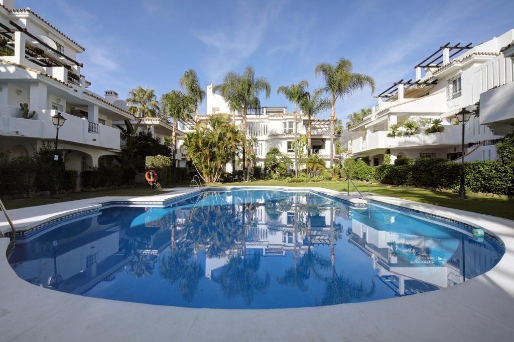 Beautiful Spacious 3 Bedroom Apart