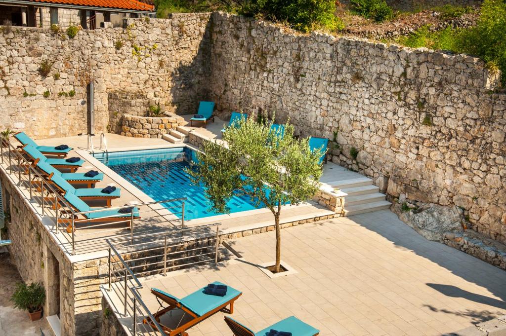 California Apartments - 18