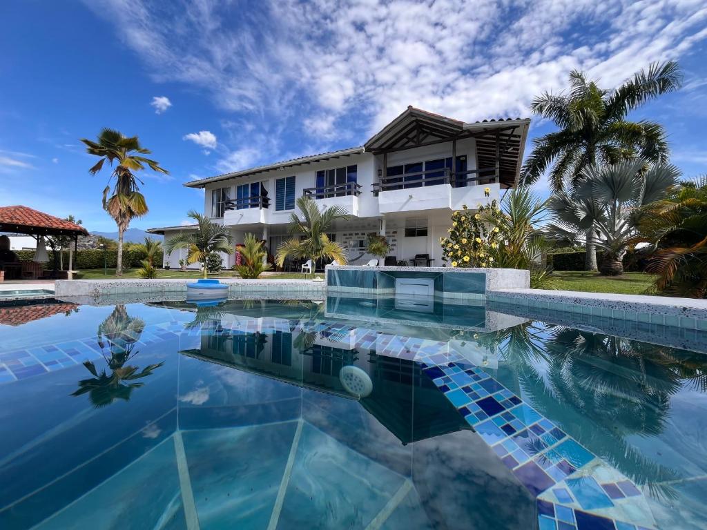 a view of the house from the pool at Villa Edén Alto in La Tebaida