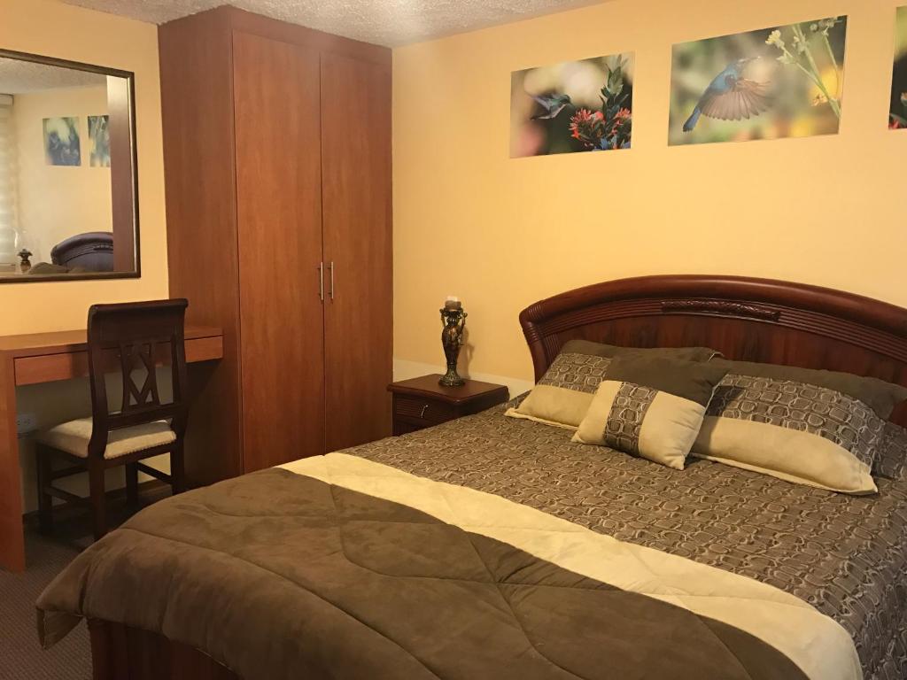 Postel nebo postele na pokoji v ubytování Kinde House