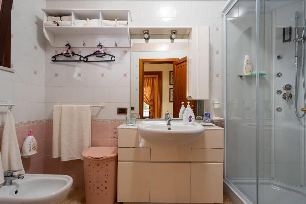 The Rosa's Luxury House