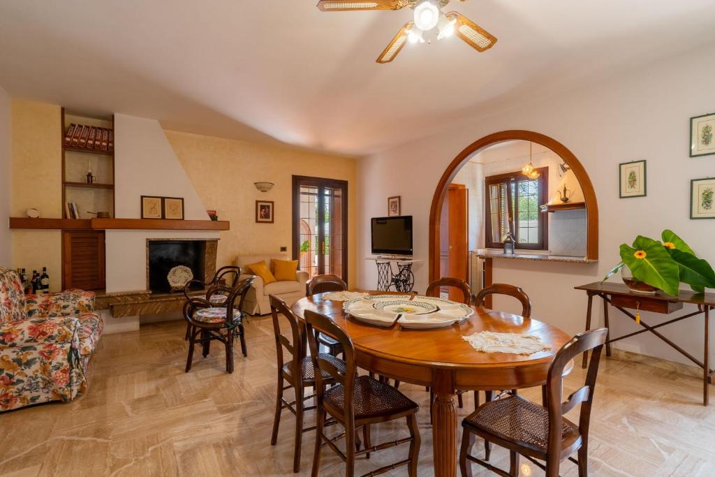 The Rosa's Luxury House