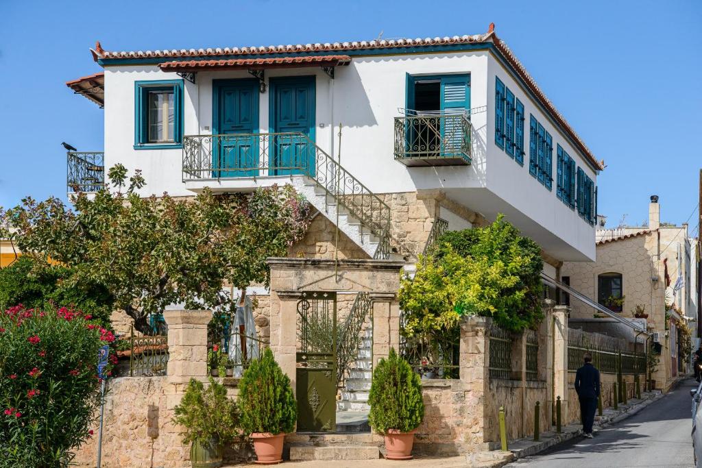 Aegina Town the Stone House, Egina (updated prices 2026)