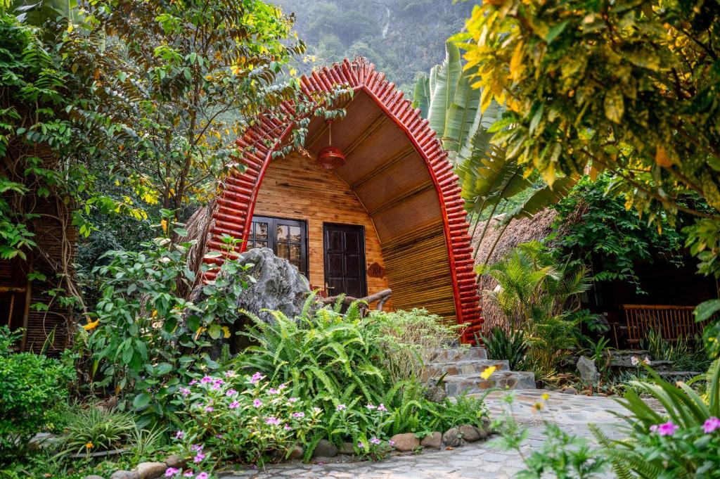 THE GOAT BOUTIQUE RESORT - King Room With Garden View