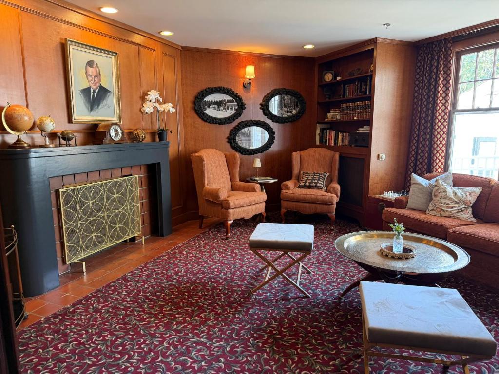 Crown Mansion Boutique Hotel & Villas photo