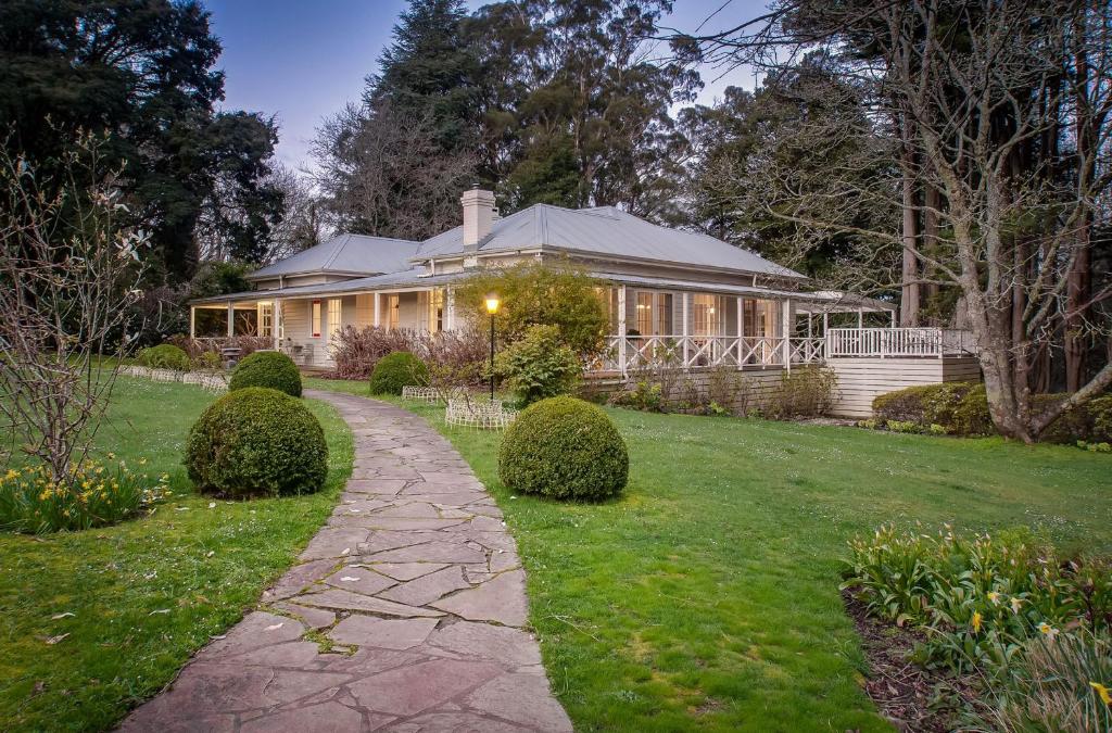 Moulton Park Estate - Homestead - Housity