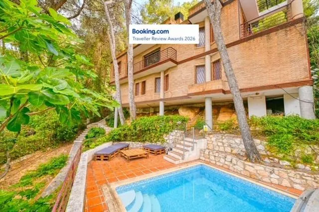 VILLA OASIS PINARES DE SAN ANTÓN -pool, sea, near Málaga city center-