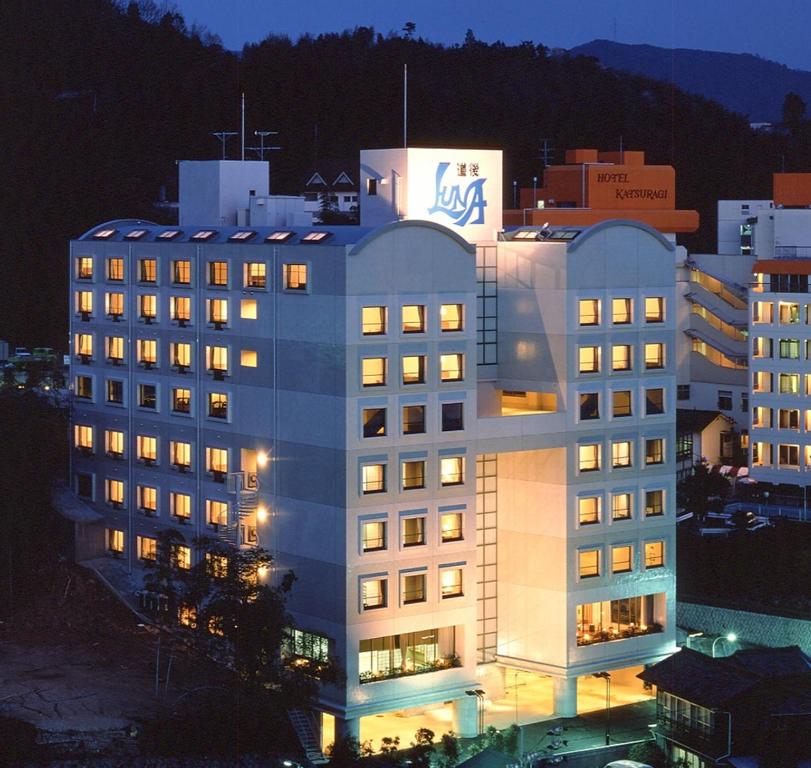 Nespecifikovaný výhled na hory nebo výhled na hory při pohledu z hotelu