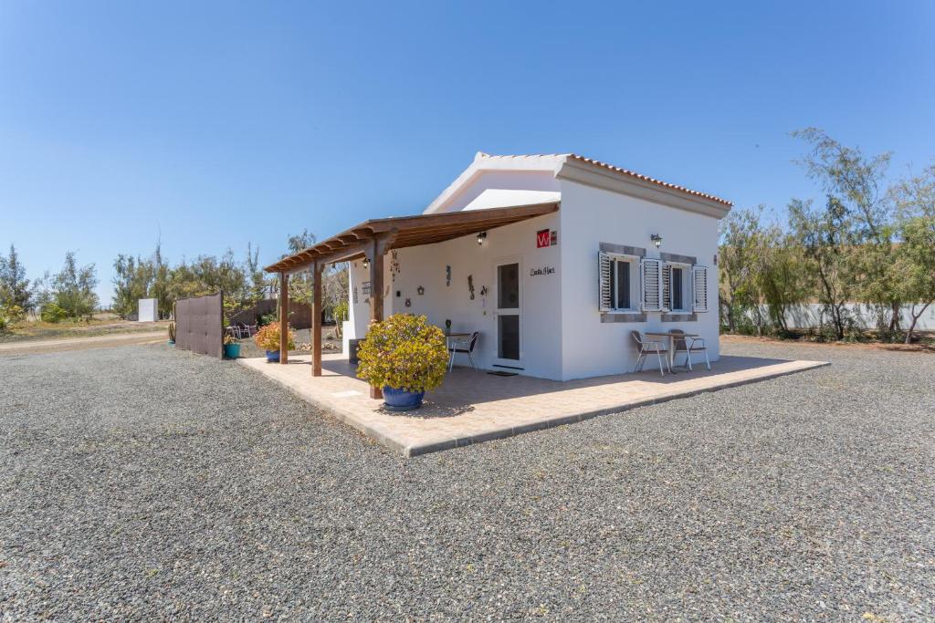 Casita Hari - One-Bedroom Apartment With Garden View