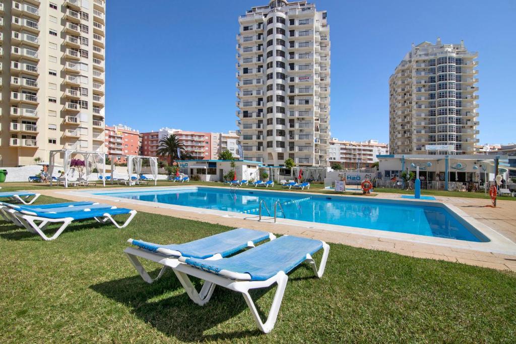 Oura 14 A, com piscina
