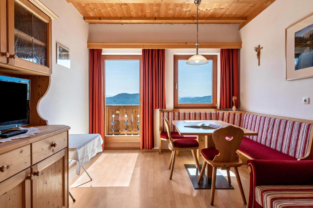 Haus Alpenblick Apt Edelweiß - Housity