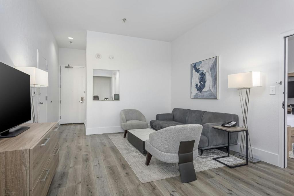 Perdido Beach Resort - 