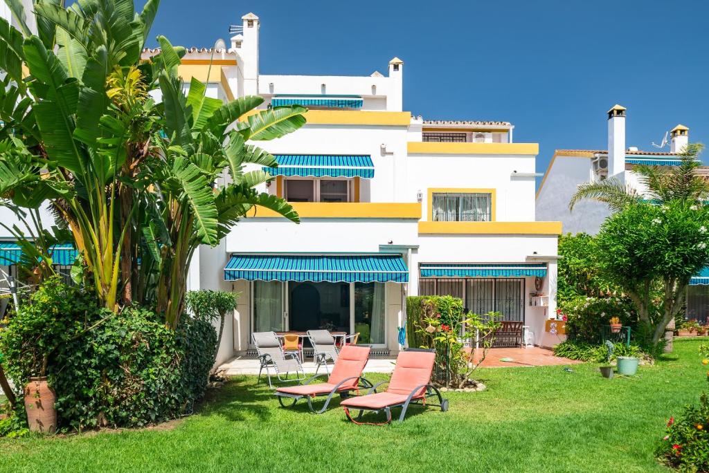 Spacious Beachfront Holiday Home