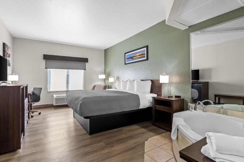 Quality Inn Tahlequah South - Habitación Con Cama Extragrande - No Fumadores
