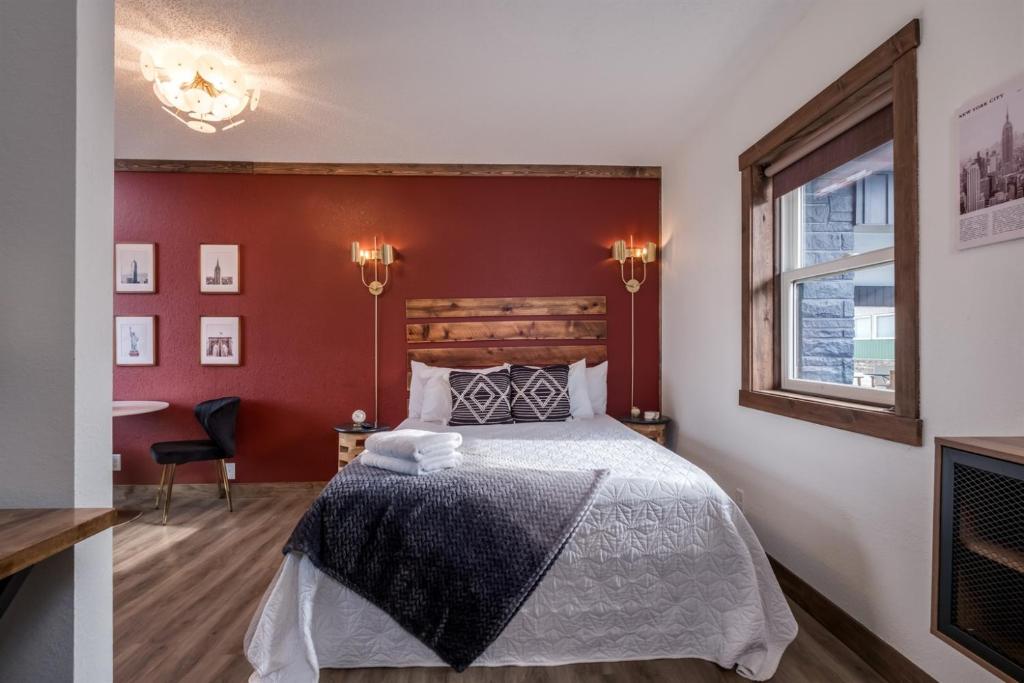 Boutique Hotel King, Queen & Kitchen Suites Easy Drive to Downtown - Deluxe Suite Mit Queensize-Bett