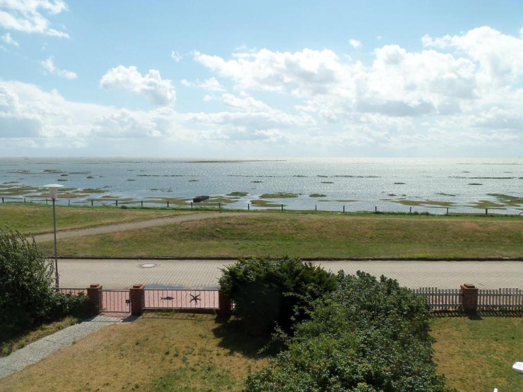 a view of a large body of water at Seehaus Juist in Juist