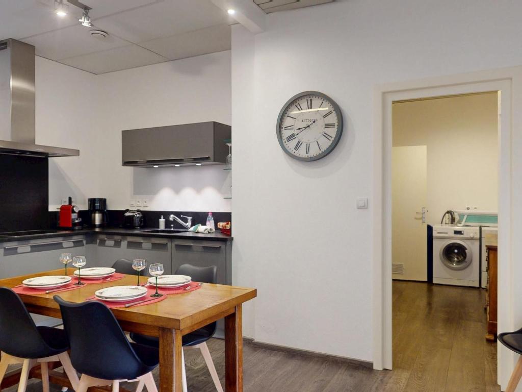 Appartement Rénové, 3 Ch. avec Parking Privé, Hyper-Centre Colmar - FR-1-744-36 – photo 16