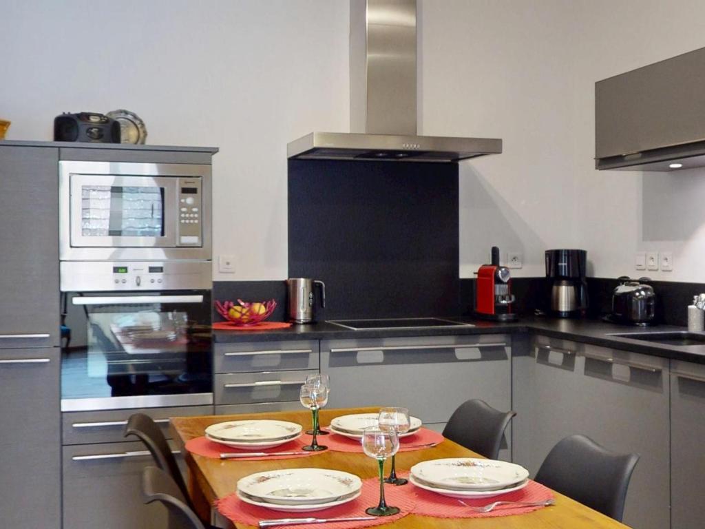 Appartement Rénové, 3 Ch. avec Parking Privé, Hyper-Centre Colmar - FR-1-744-36 – photo 17
