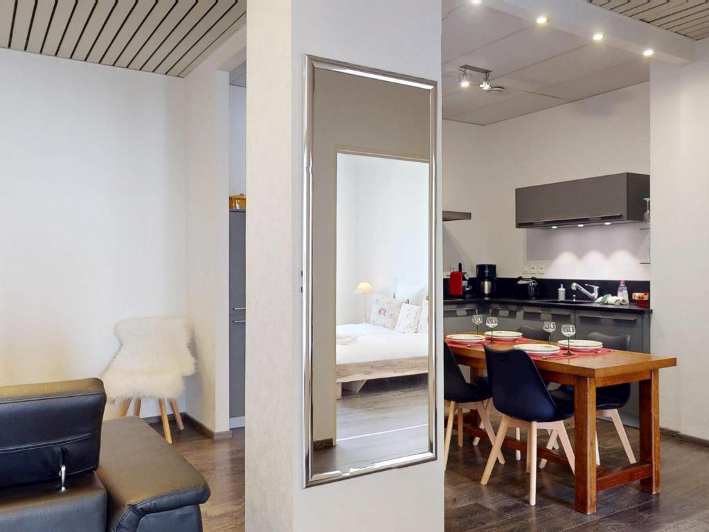 Appartement Rénové, 3 Ch. avec Parking Privé, Hyper-Centre Colmar - FR-1-744-36 – photo 28