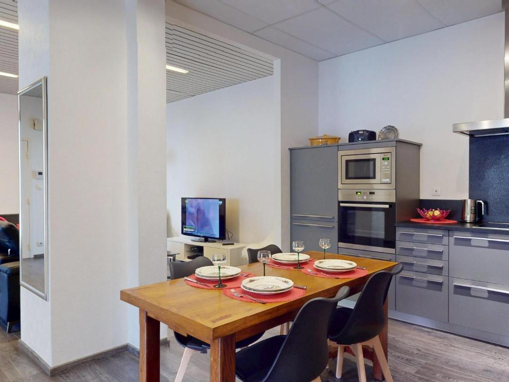 Appartement Rénové, 3 Ch. avec Parking Privé, Hyper-Centre Colmar - FR-1-744-36 – photo 35