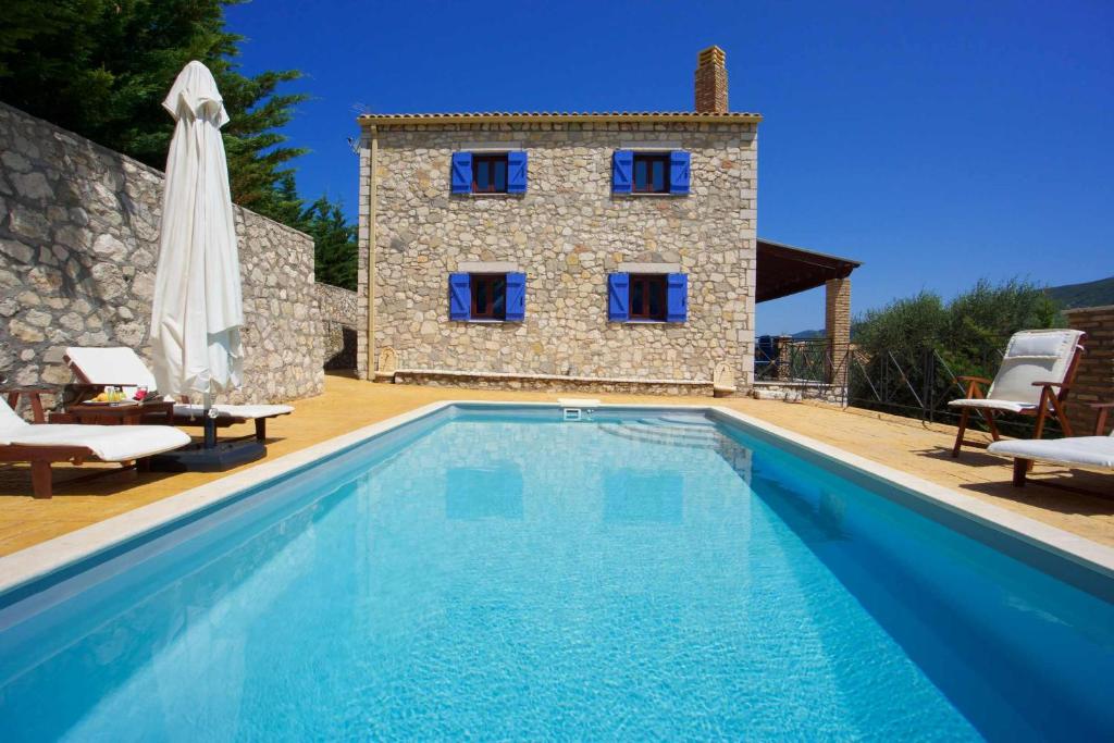 Bazén v ubytování Pilikas Luxury Villas nebo v jeho okolí