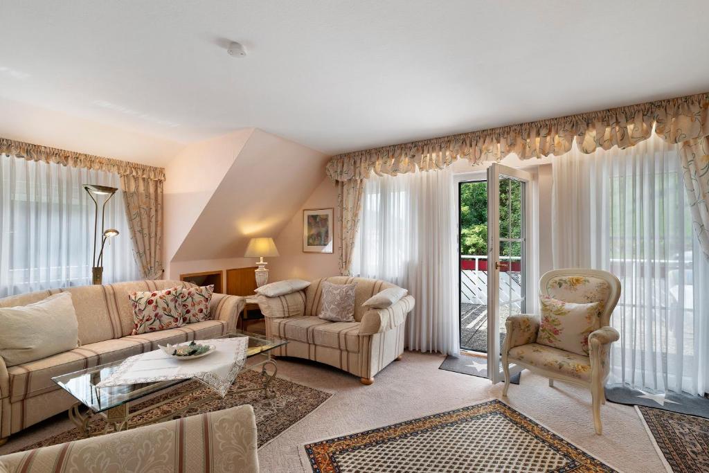 Haus Haag Enzklösterle - Two-Bedroom Deluxe Apartment With Garden View
