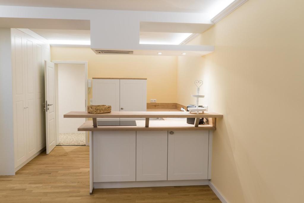 Hotel Haus Broichtal - Apartment With Lake View