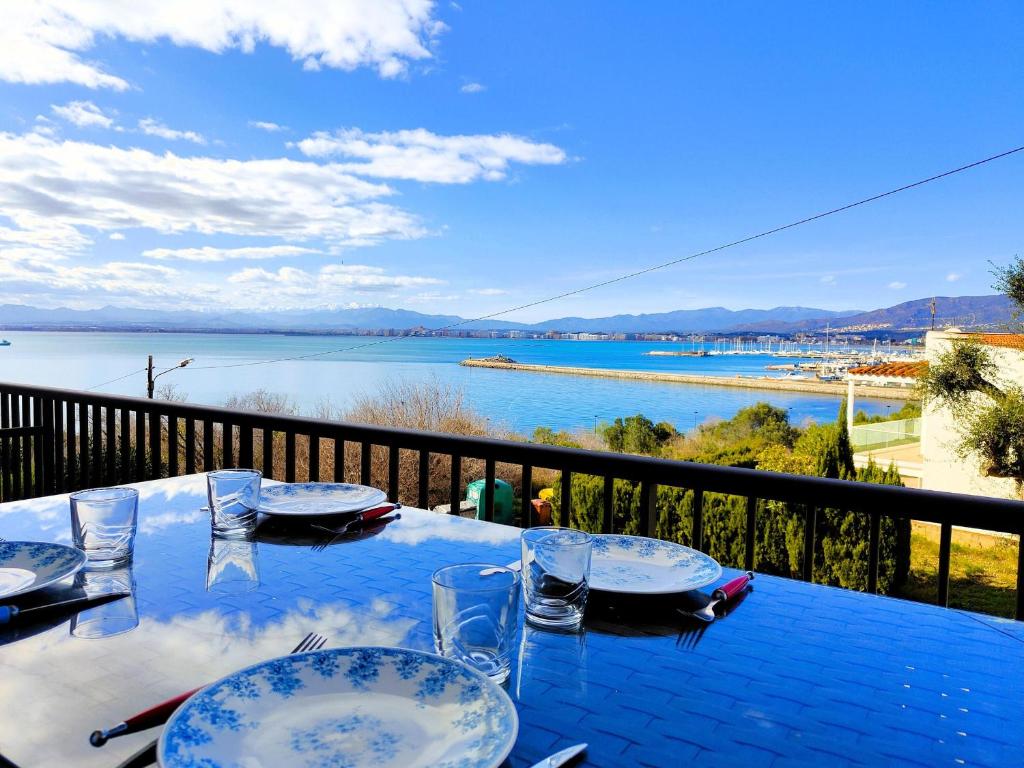 Apartamento en Roses con Terraza y Parking para 6 - ES-258-116