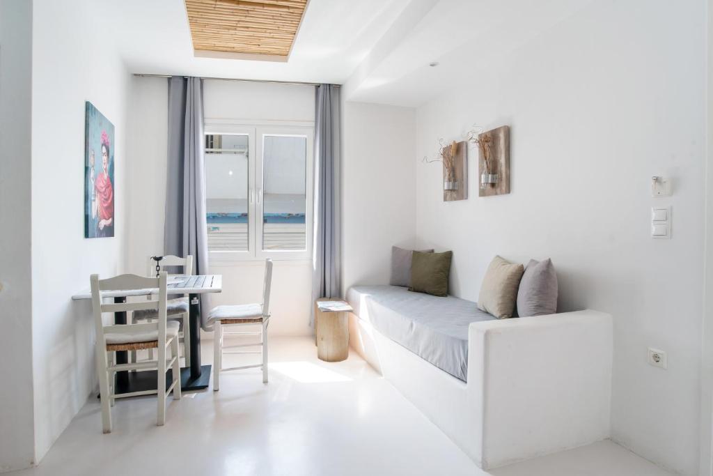 Helmos Premium Studio