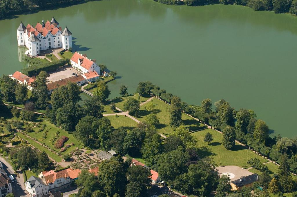 Schloss Glücksburg - Housity