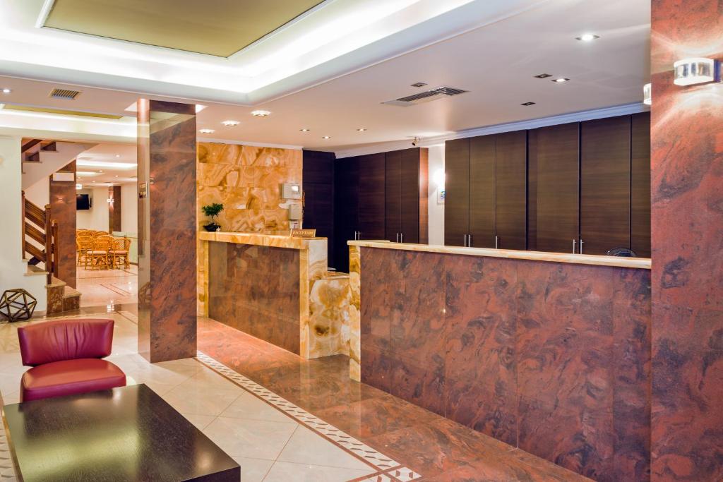 Część wypoczynkowa w obiekcie Akrata Beach Hotel