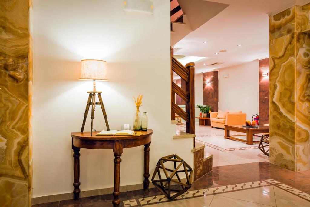 Zdjęcie z galerii obiektu Akrata Beach Hotel w mieście Akrata