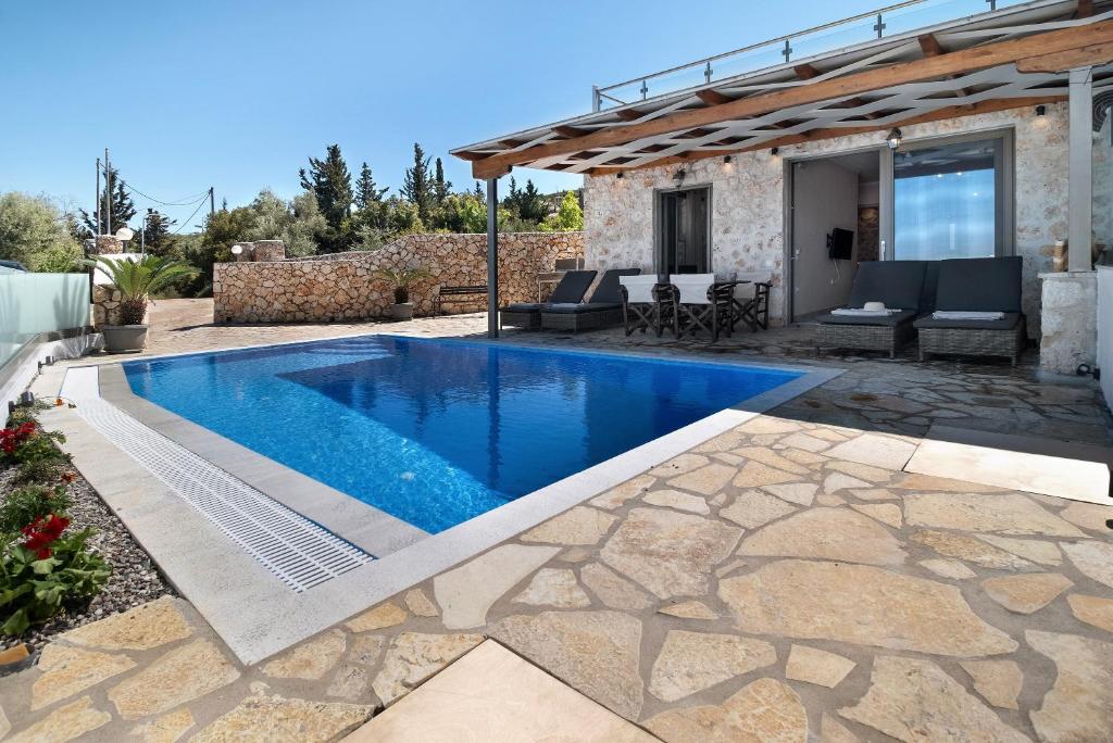 Goudis Suite Irida