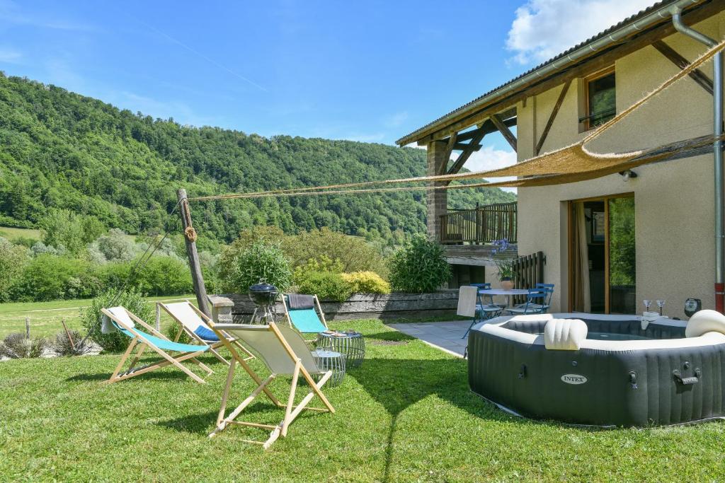 Gite Entre lacs et montagne - Two-Bedroom House