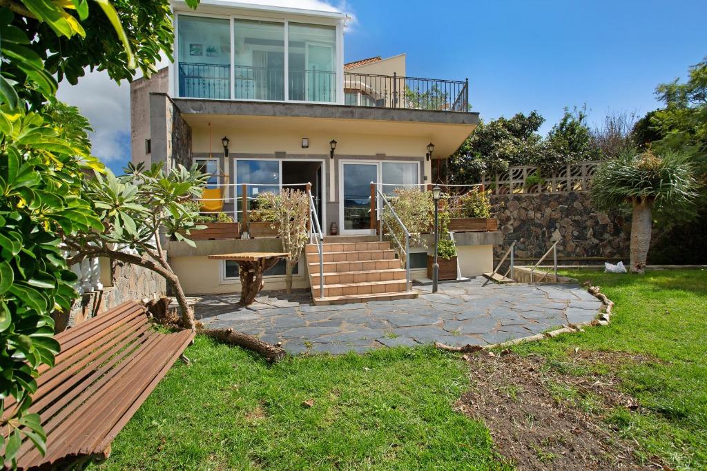 a house with a staircase and a balcony at Carmelo y Carmela 4 in Teror