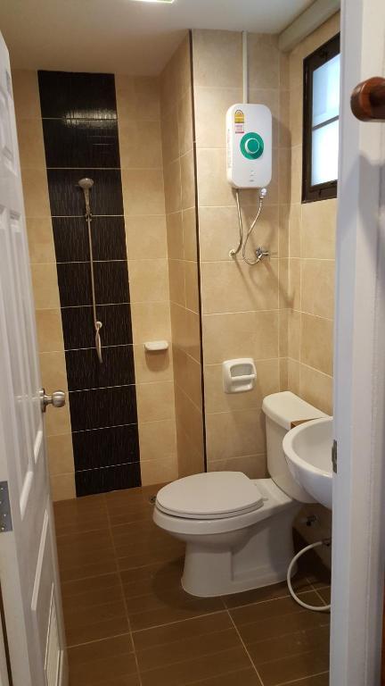 Yellow House Rayong - Budget Twin Room